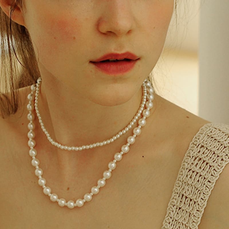 ZOENA es .basics pearl neclace