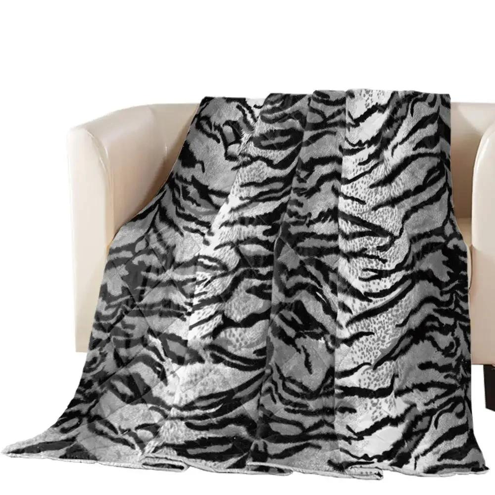 Realistic Tiger Skin Blankets Flannel Textile Decor Animal Print Skin Animal Portable Warm Throw Blankets for Bed Rug Piece King