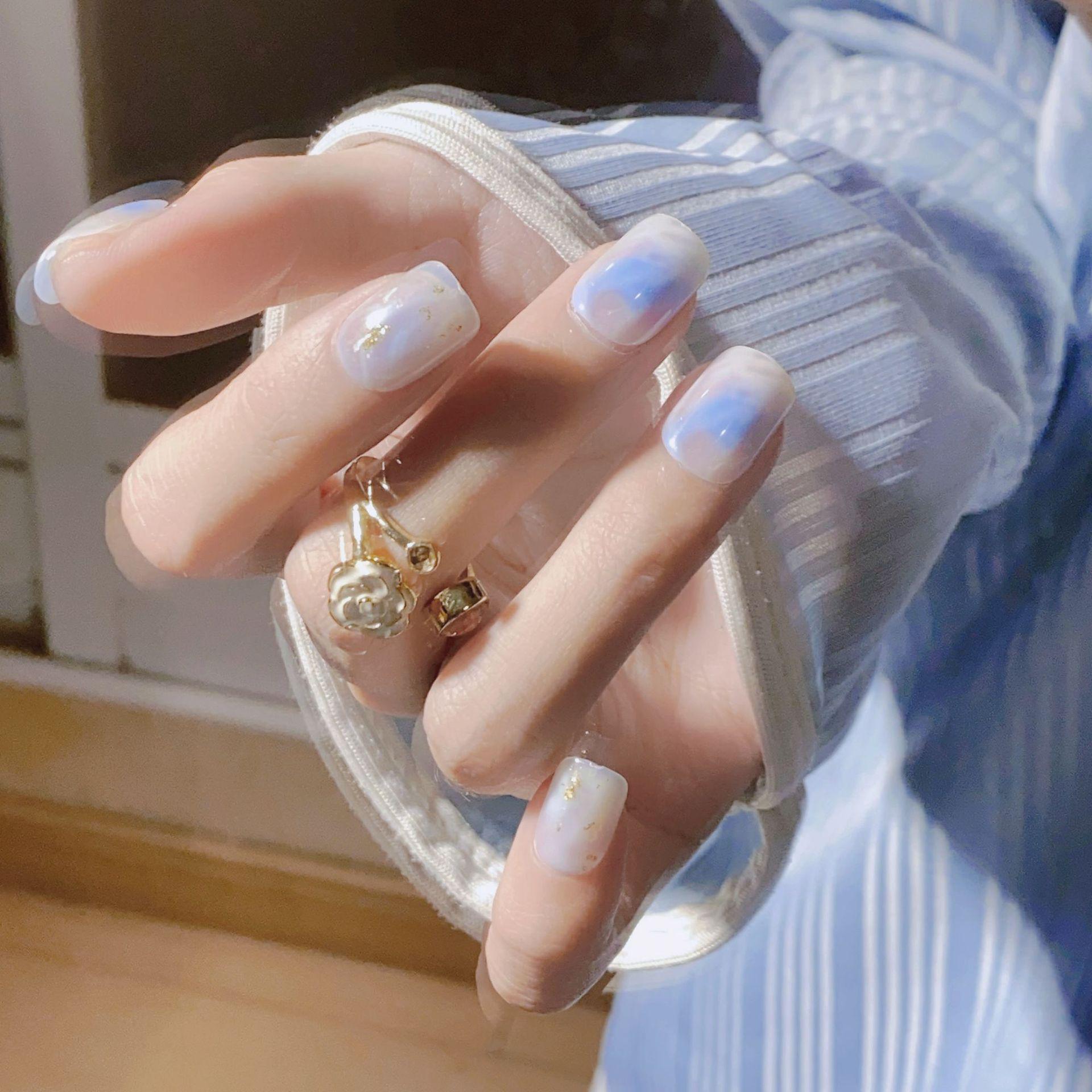 

Набор накладных ногтей с отделкой золотой фольгой цвета «ледяной синий» - 24 штуки N026 Ice Blue Gold Foil [Glue Version]