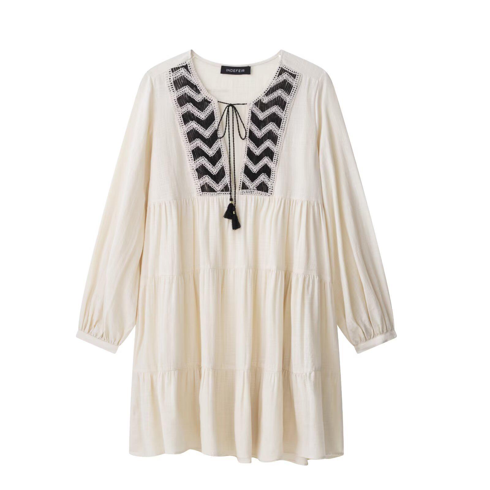 

Летнее женское мини-платье с длинным рукавом, вышивкой и пэчворком Extra Small