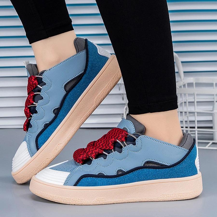 2025 New Thick Soled Low Cut Breathable Sports and Leisure Versatile Fashion Trend Niche Casual Bread Board Shoes Women Sneakers