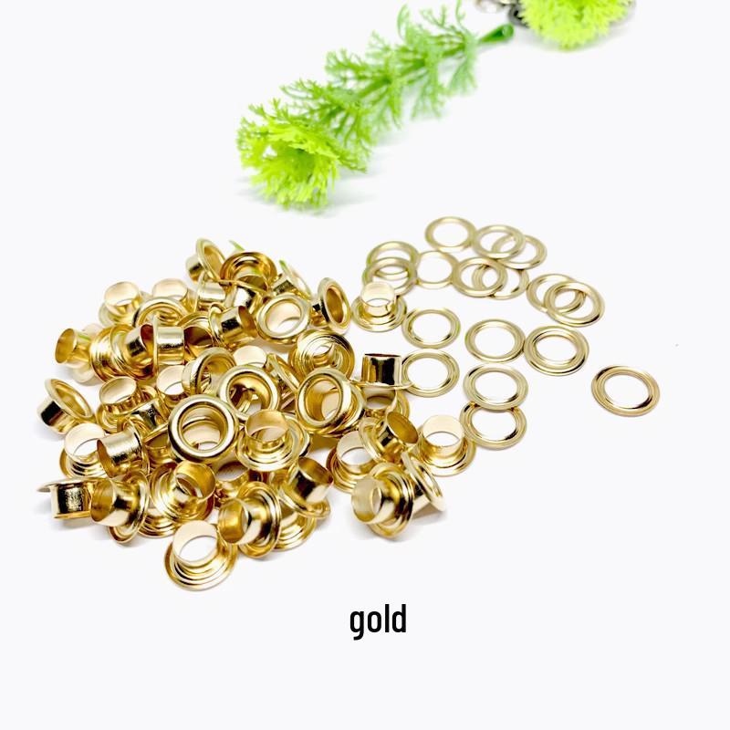 Barevná kovová očka a nýty na oblečení a doplňky