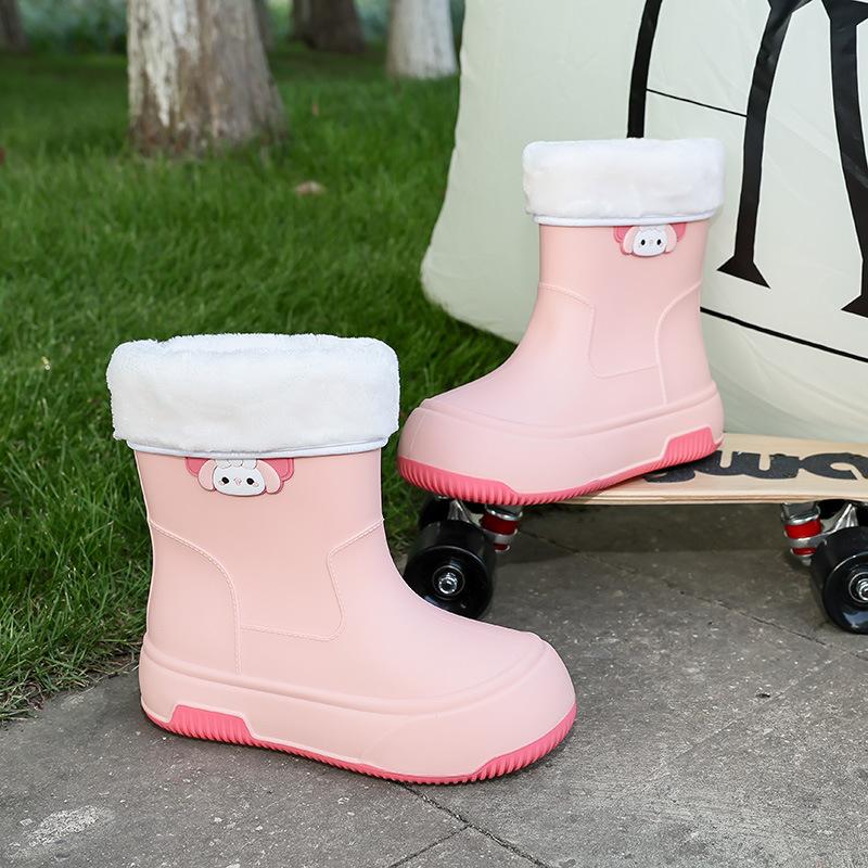 2025 new waterproof rain shoes women's fashion wear warm short rain boots Internet celebrity platform water shoes soft sole rubber shoes