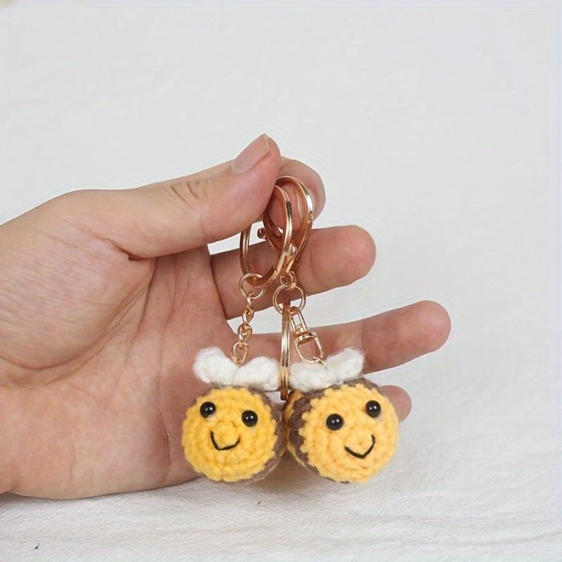 Handmade Crochet Bee Keychain, Yarn Knitted Insect Pendant, Creative Cute Animal Charm - Perfect Gift for Friends, Parents