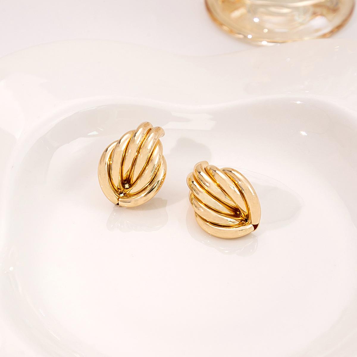 Простые геометрические смещенные серьги, Модные серьги-кольца в стиле легкой роскоши, Персонализированные креативные серьги-гвоздики