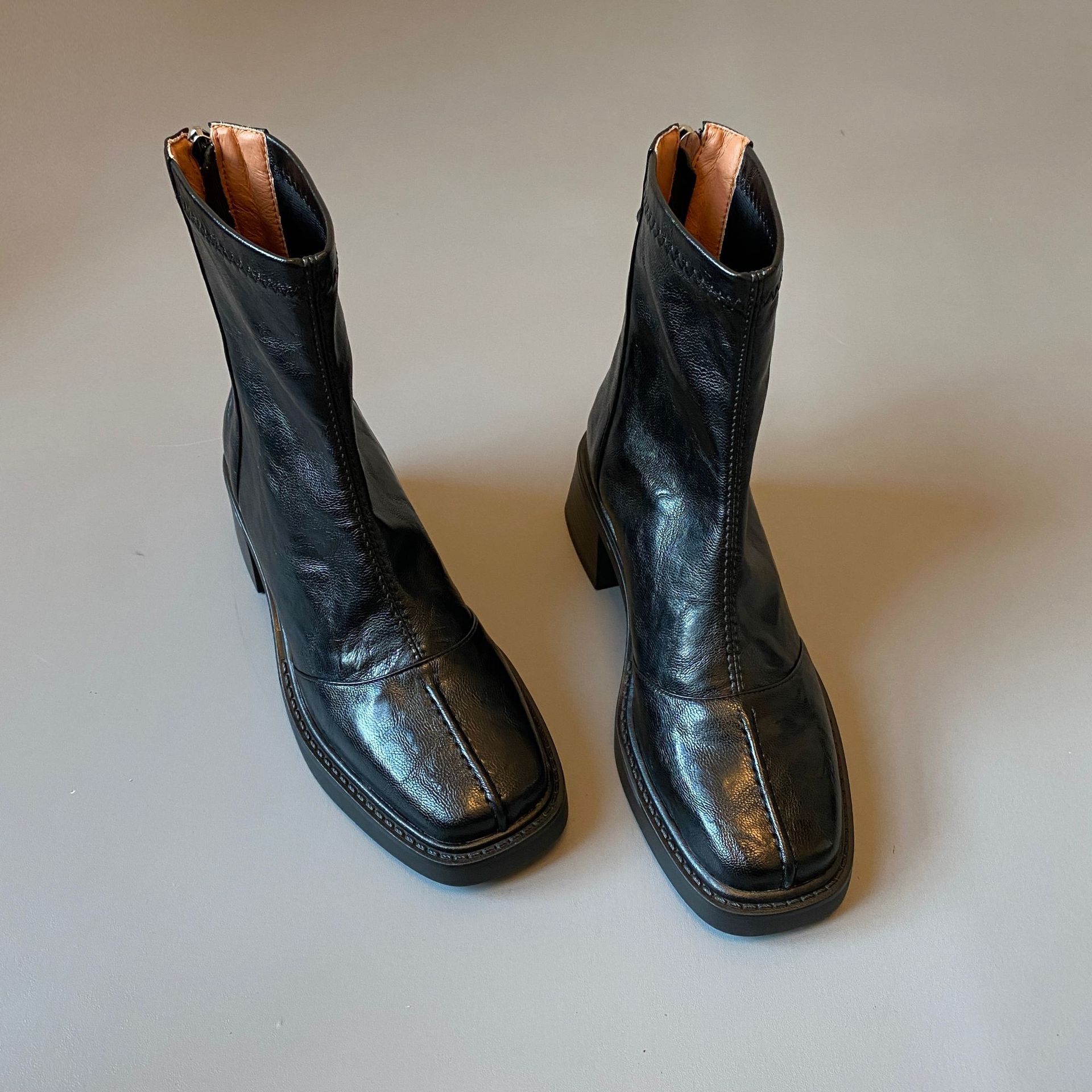 

[Spot] High Heel Square Head Short Boots Martin Boots Spring and Autumn Single Boots Rear Zipper Short Boots Women s Thick Heel Boots 35