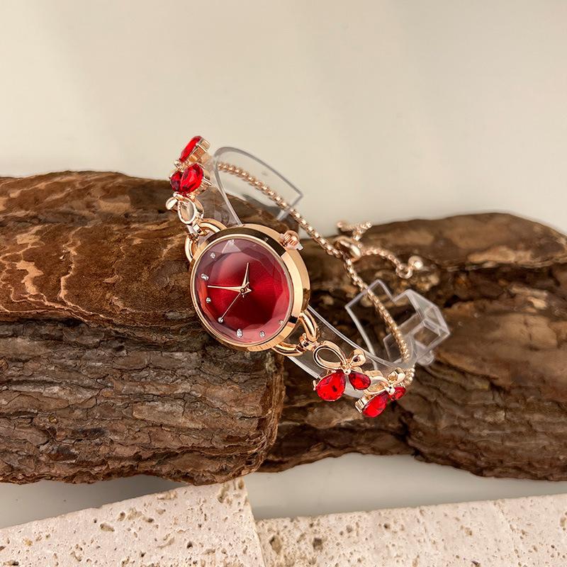 

Fashion Bracelet Watch Women s High Sense Butterfly Sea Sapphire Blue Quartz Watch Wholesale Foreign Trade New Exquisite Watch червоний