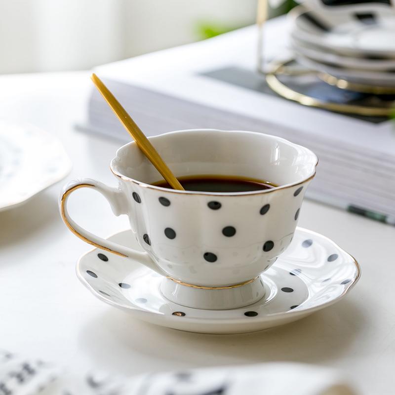 200ml Flower Shaped Coffee Cup Saucer Set, Ceramic Afternoon Tea Set Fine Bone China Tea Cup Gold-rimmed Drinkware