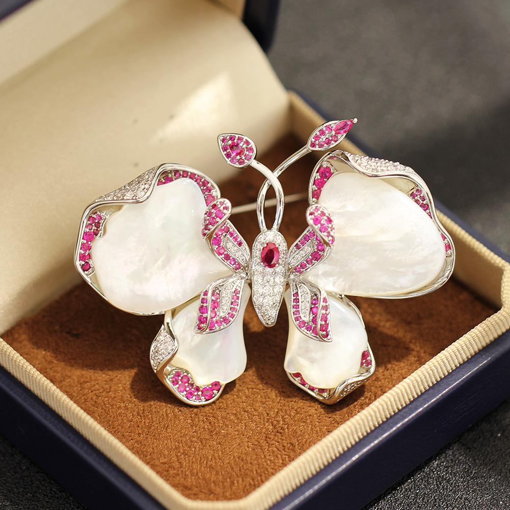 Heavy Industry High-grade Natural Fritillary Butterfly Brooch Elegant Light Luxury Stone Inlaid Red Imitation Red Corundum Insect Pin Brooch
