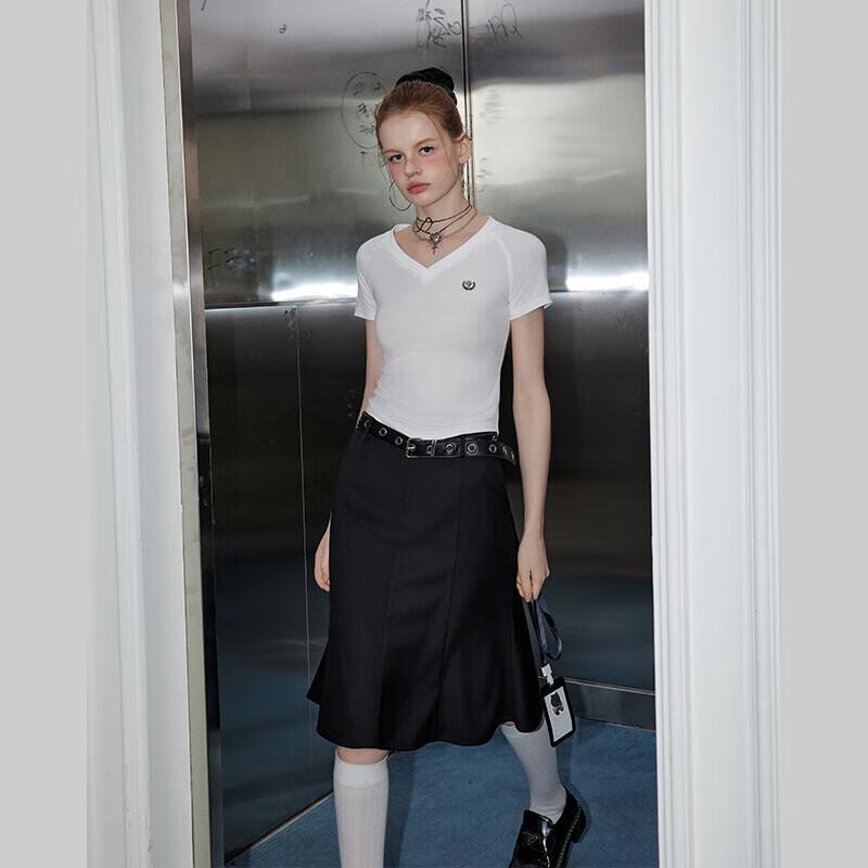 

UNIFREE Women s V-Neck Short Sleeve T-Shirt S