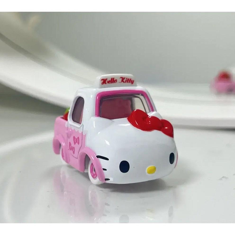 Autentické japonské Tomica Hello Kitty postavička kovový mini model auta
