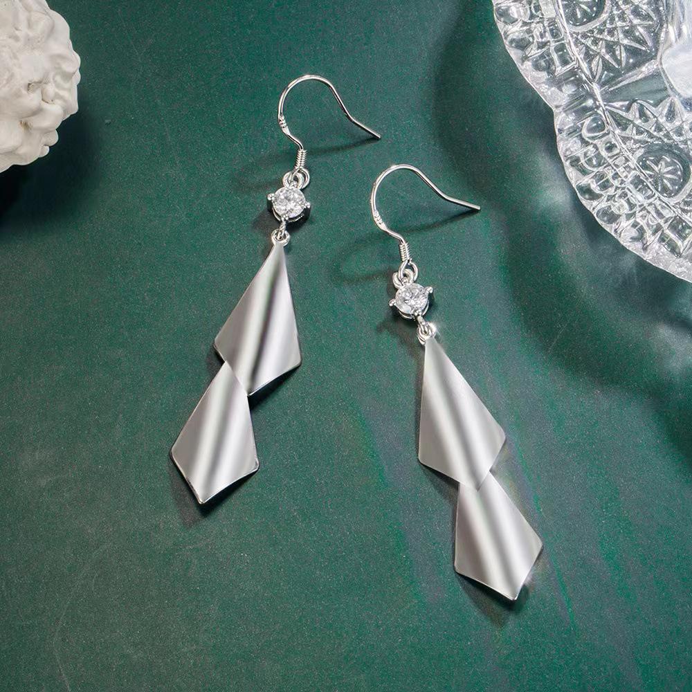 

High-Gloss Double Leaf Geometric Tassel Earrings for Women