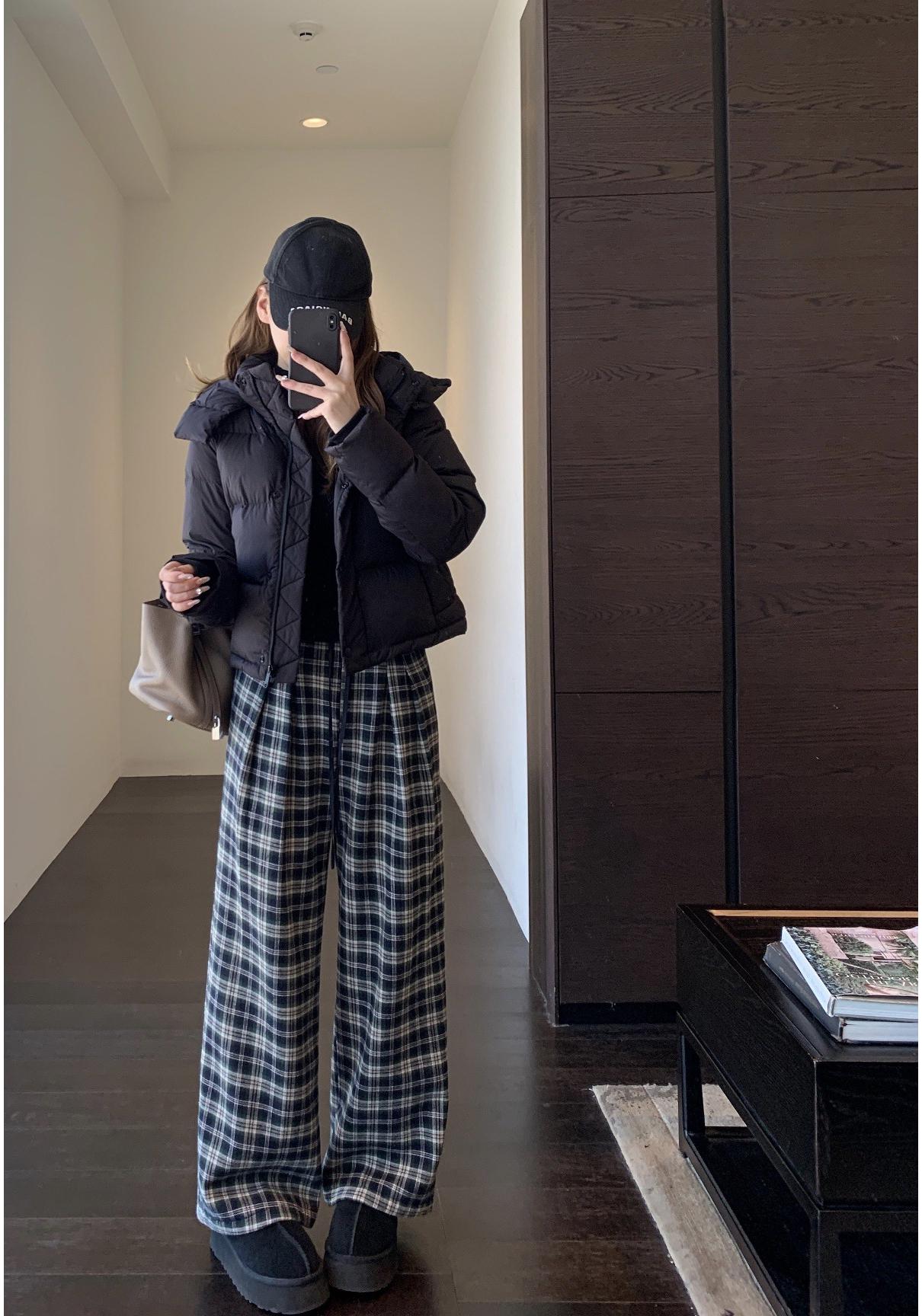 Cozy High-Waisted Plaid Fleece Pants - Women s Autumn/Winter 2025 Collection Medium