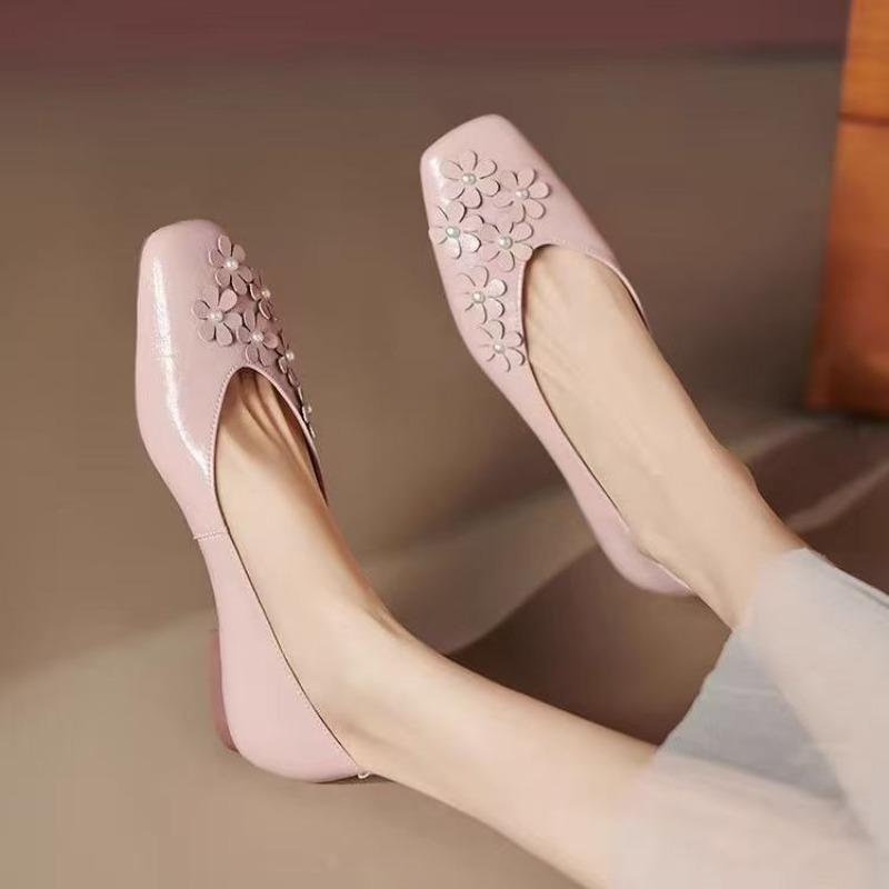 Autumn new round head versatile temperament lady Doudou shoes women s flat bottom shallow mouth single shoes flower maternity shoes 40 розовый 2590₽