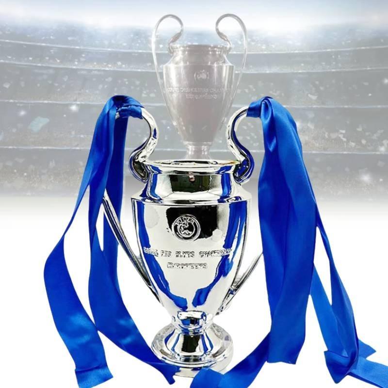 Modèle de Trophée de Football en Résine Élégant Style Européen Récompense de Football Argent Cadeau