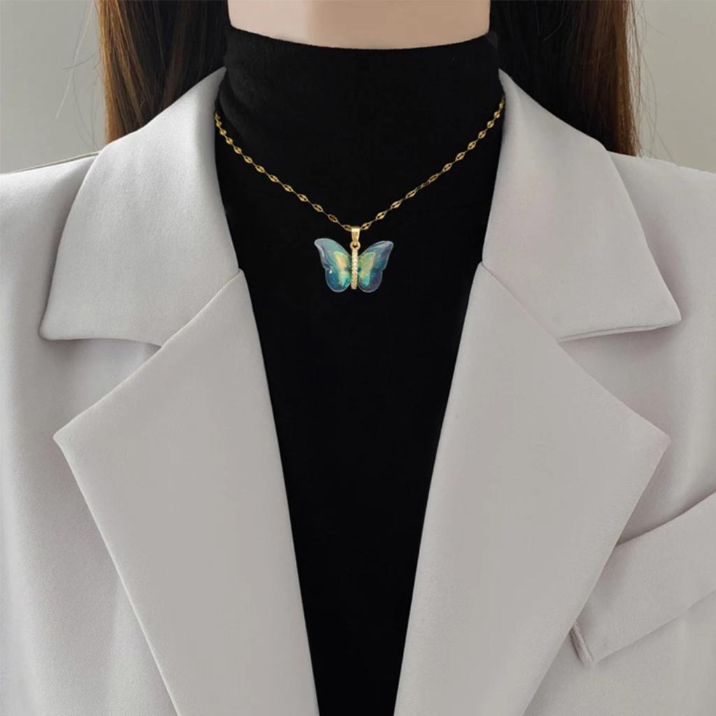 1pcs Gold Butterfly Series Copper Encrusted Zircon Pendant Titanium Steel Chain Simple And Elegant Necklace
