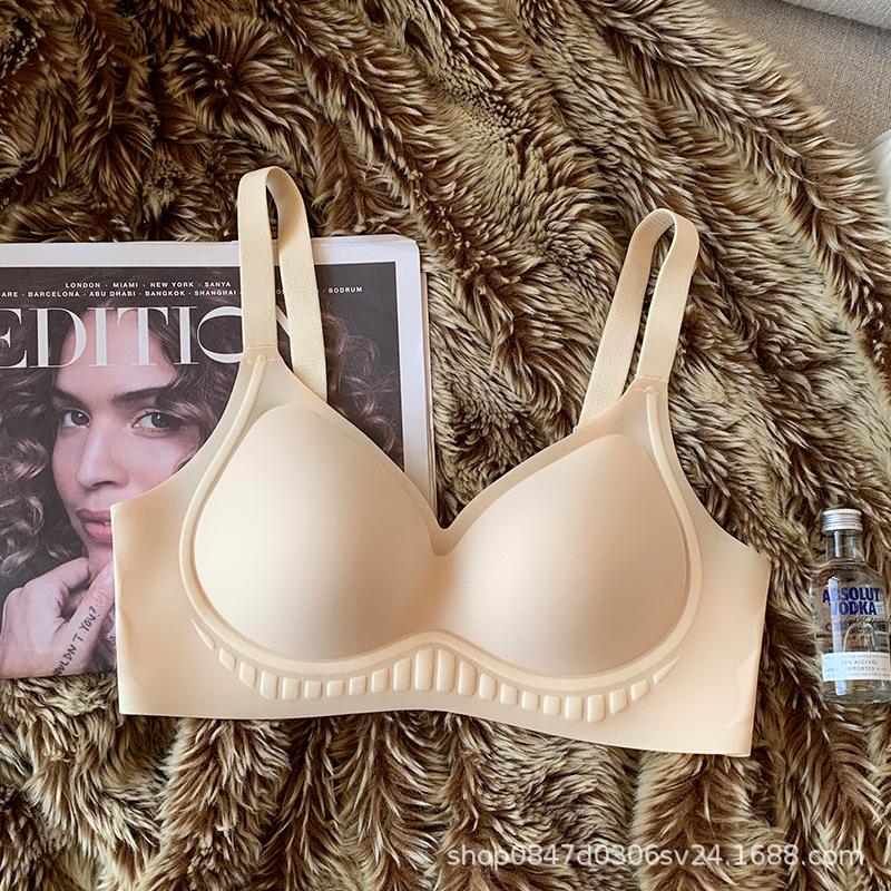 Japanese milk skin has no traces and is breathable. Small breasts gather underwear for women without steel ring soft support to prevent sagging