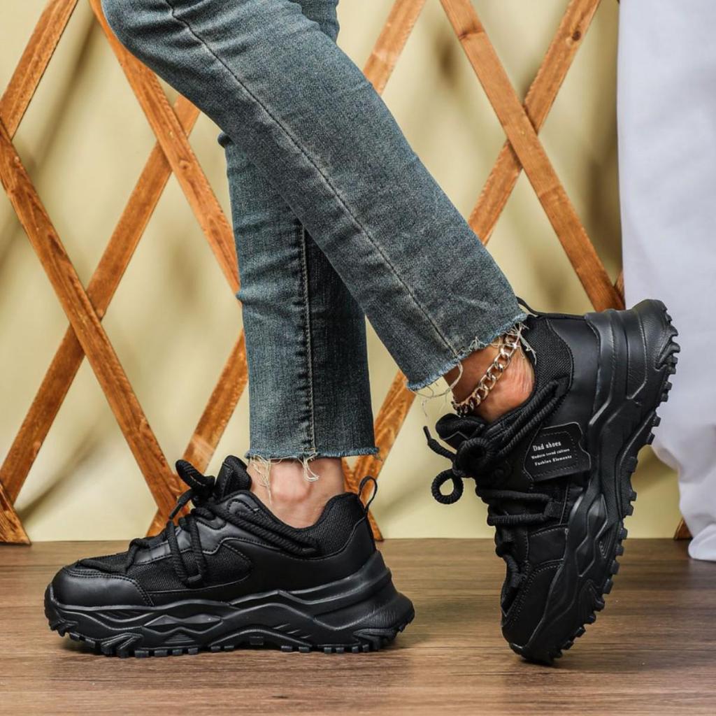 Höhensteigernde Damen-Mode-Sneaker - Trendige, atmungsaktive Dad Shoes aus Mesh für Freizeitkleidung.