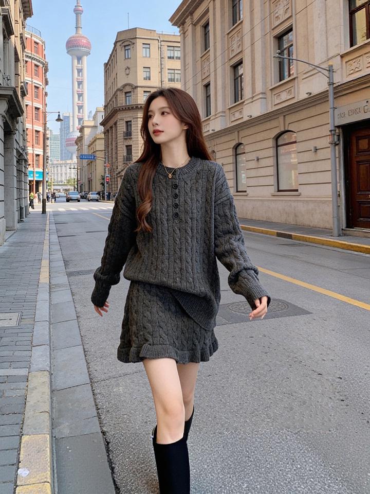 2026 Autumn/Winter Korean-Style Casual Loose Knit Fishtail Skirt & Cable Knit Pullover Sweater Set for Women