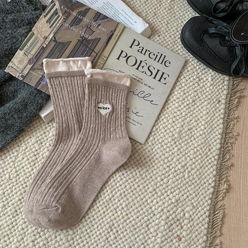 New Autumn Products, Dongdaemun Fengshuangluokou Embroidered Love Double-Needle Cotton Medium Tube Socks