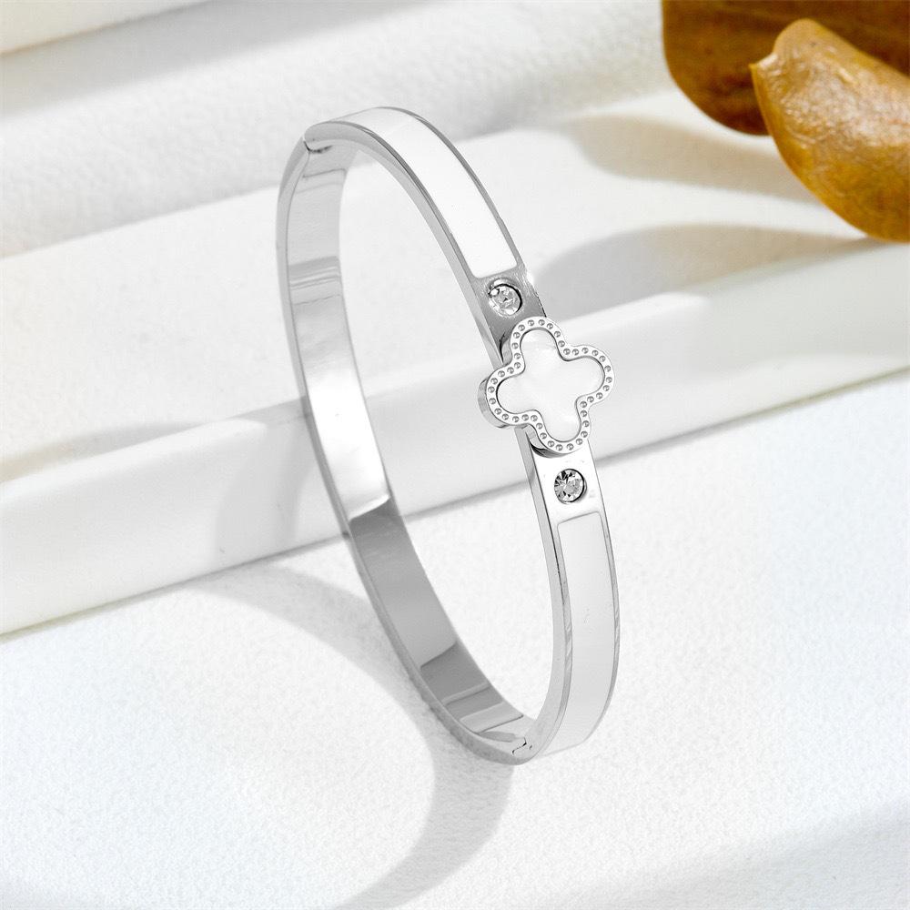 Bransoletka Czterolistna Koniczyna ze Stali Tytanowej i Cyrkonii z Wysokiej Jakości Emalią Epoksydową