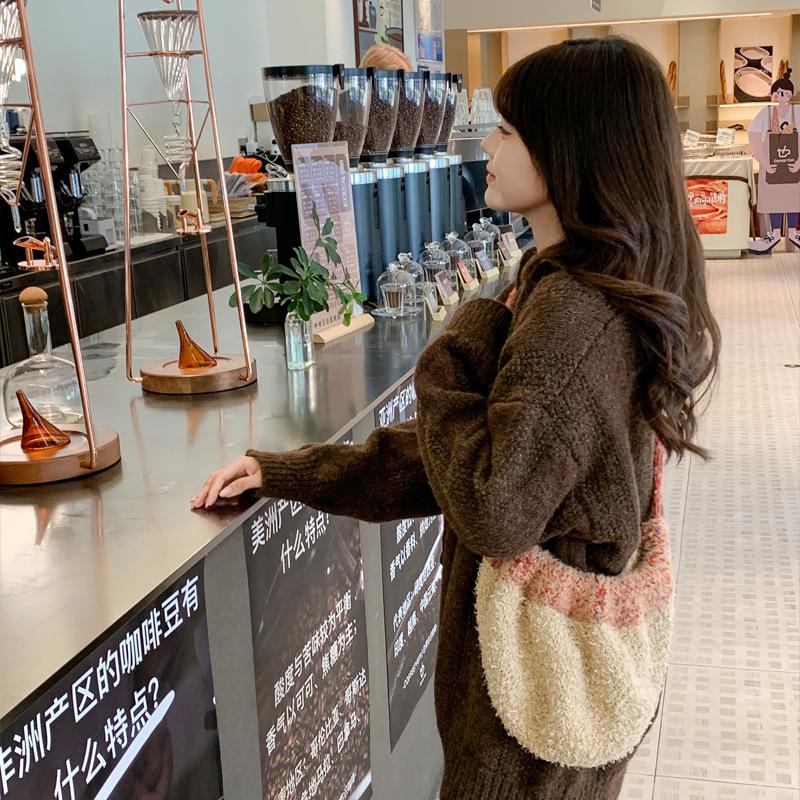 Autumn and Winter Hat Female Sweet Temperament Knitted Wool Hat Winter Warm Ear Hat Student Bag Hat