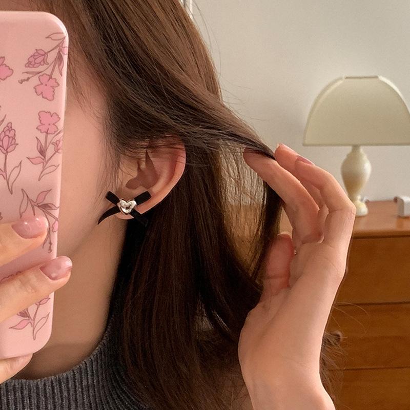 Metal Love Ribbon Bow Stud Earrings Female Niche Unique Personality Sweet Temperament Elegant Versatile Earrings