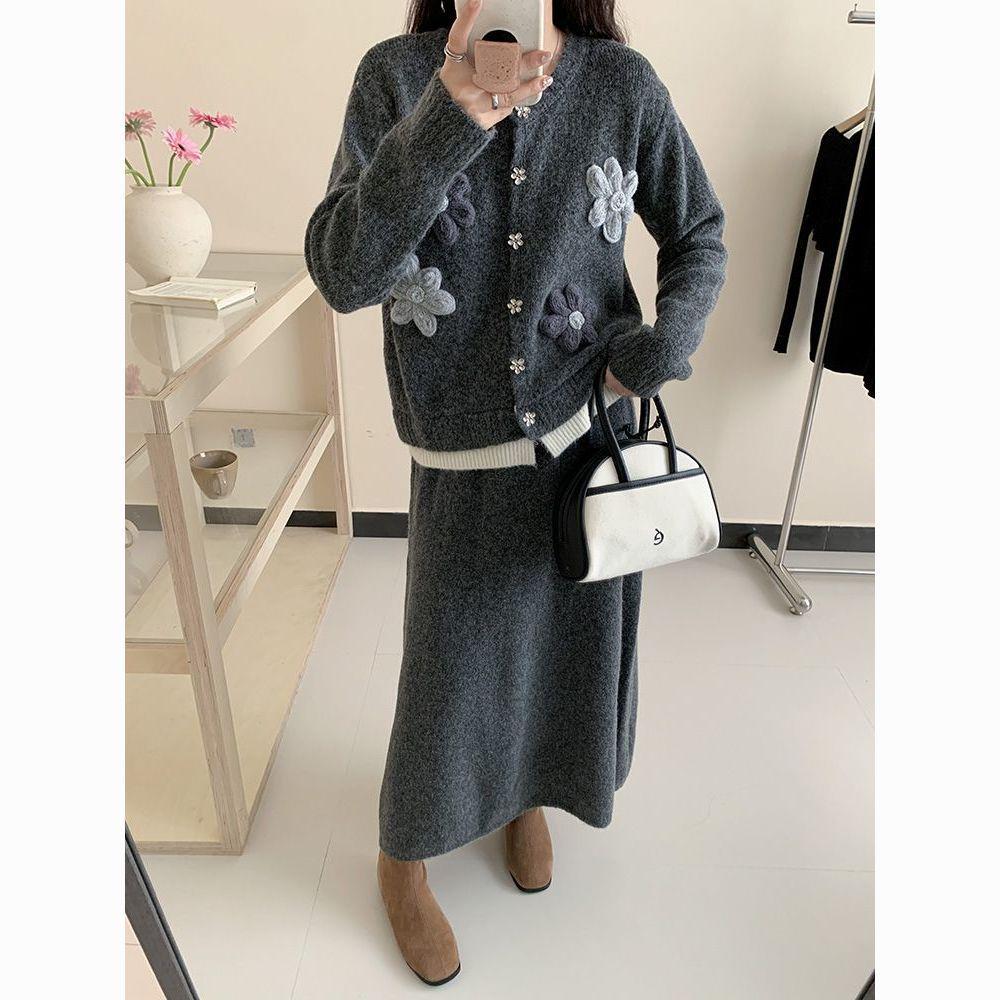 3D Besticktes Blumenstrick-Pullover- und Rock-Set - Damen Herbst/Winter Koreanischer Stil, Locker geschnitten, Vielseitig, Mittellang, Zweiteiliges Outfit.