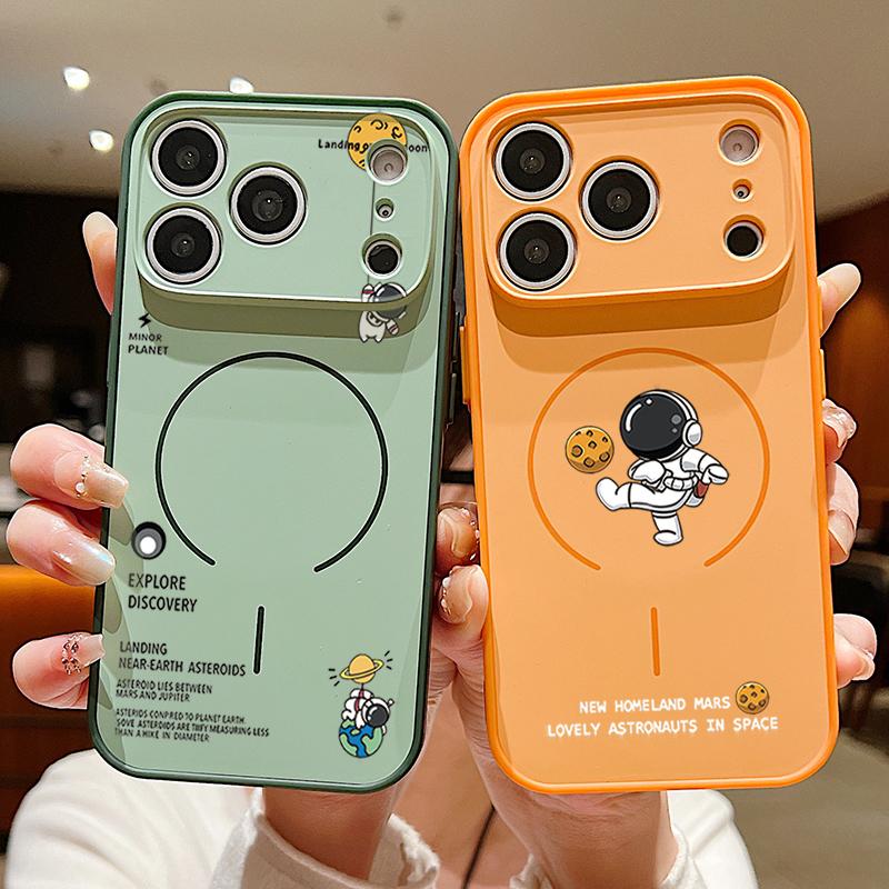 Cute Cartoon Astronaut Case For iPhone 17 Pro Max Funda iPhone 16 15 14 13 Pro Max Magnetic For Magsafe Hybrid Slim Matte Cover