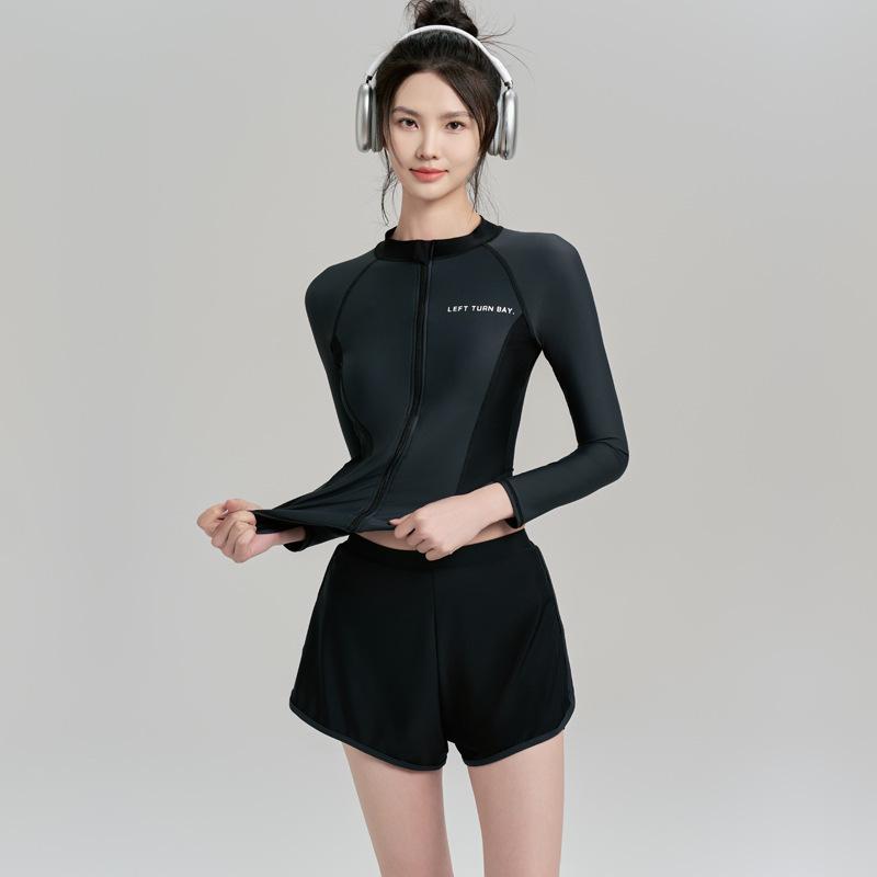 

Жіночий купальник великого розміру з довгим рукавом - 2025 Художній, Захист від сонця, Спортивний стиль для весни. 3XL чорний