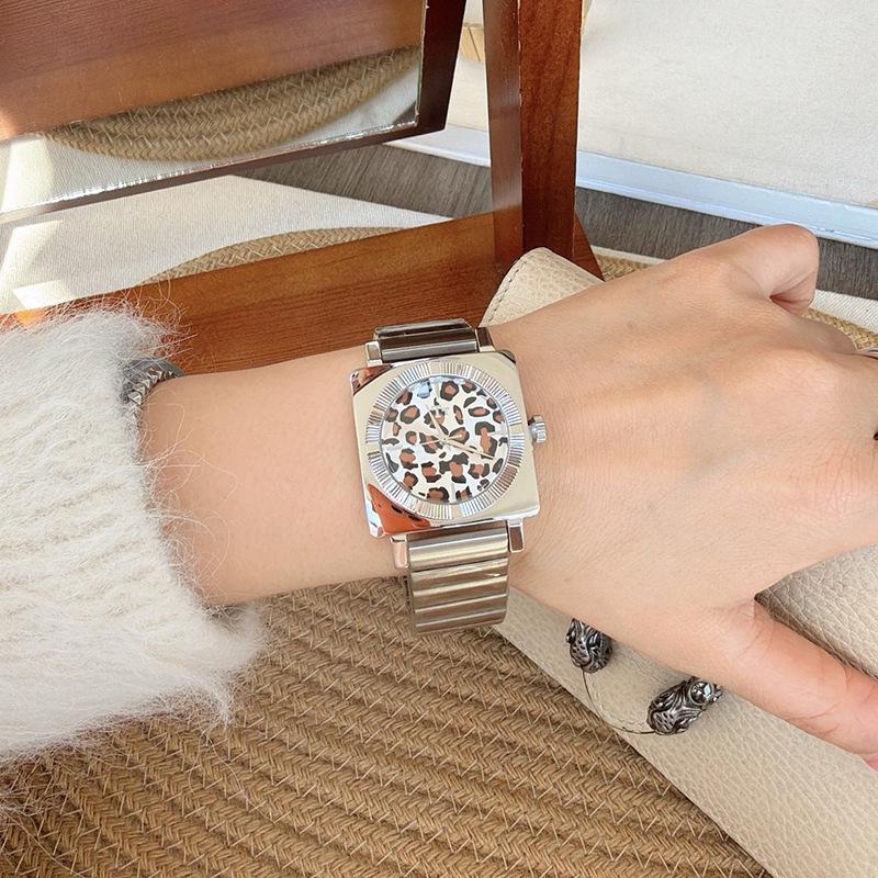 Neue Uhr Leopardenmuster Damenmode Exquisites Stahlarmband Großes Zifferblatt Damen Luxus Quarz Uhr Zubehör Geschenk