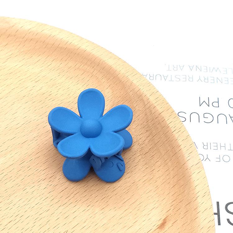 Matte Flower Hair Claw: Five-Petal Clip for Updo & Ponytail