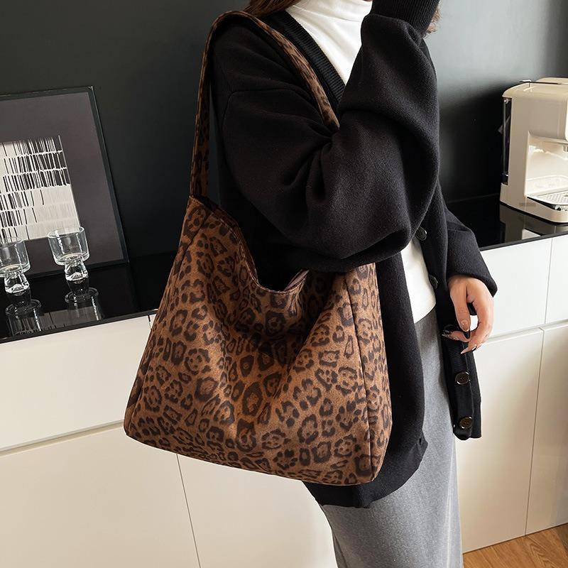 Autumn and Winter Popular Leopard Print Big Bag Women's New Fashion Lazy Wind Tote Bag Retro Suede Underarm Bag