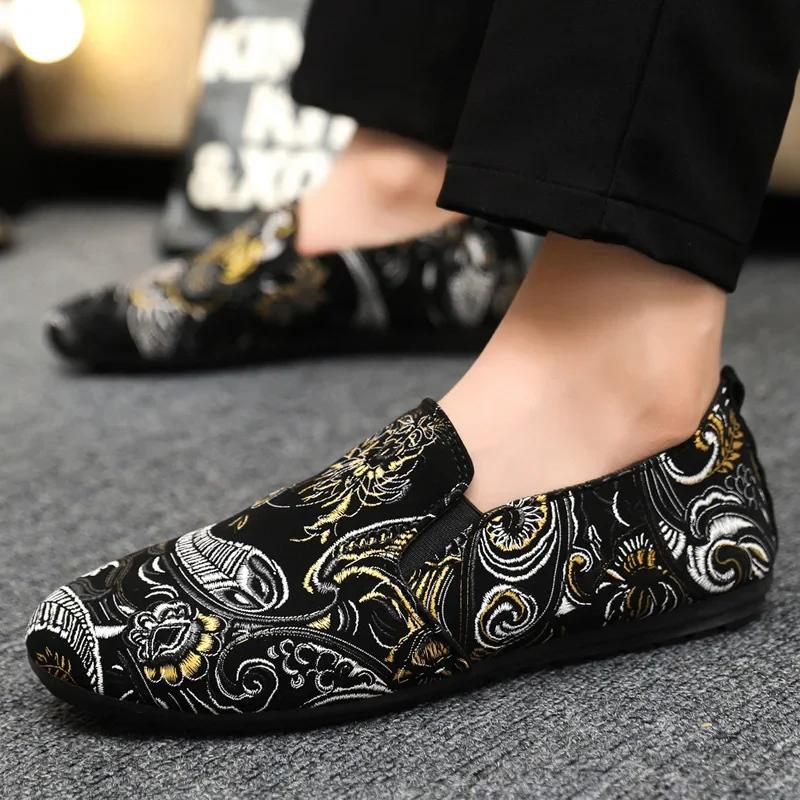 Fashion Men's Popular Bean Shoes One Foot Lazy Shoes Versatile Breathable Casual Driving Cloth Shoes Street Style Flower Patterns 2025