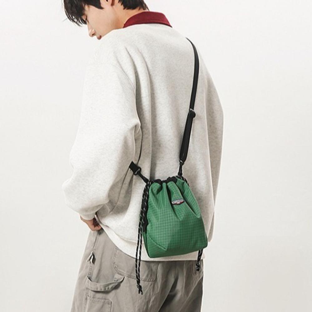 Large Capacity Drawstring Bucket Bag Lightweight Canvas Shoulder Bag Sports Crossbody Bag  Outdoor