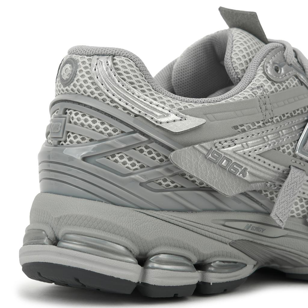 New Balance 1906A Concrete Silver Metallic Unisex Sneakers Grau Brighton-Grau M1906AG