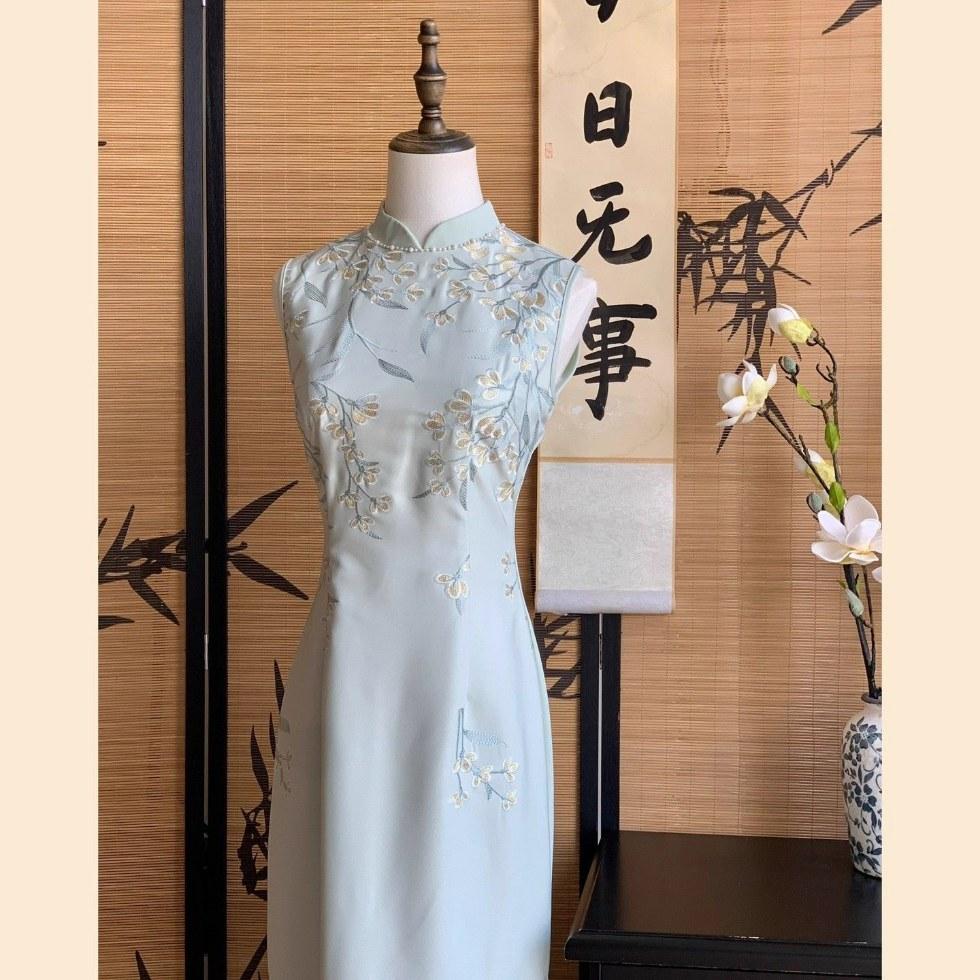 New Chinese-style turquoise improved cheongsam high-end embroidery sleeveless waist national style dress