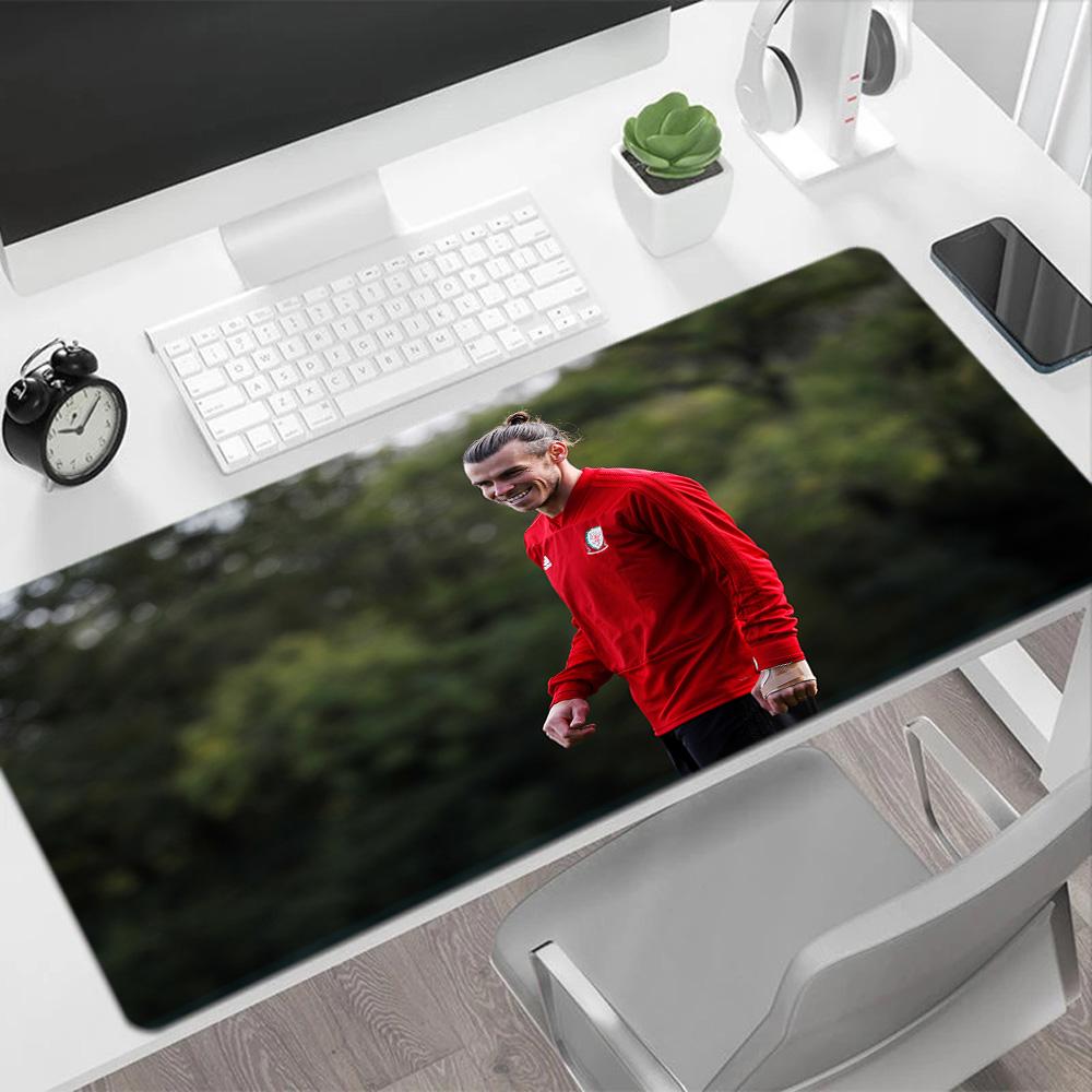Football Player Session Gaming Mouse Pad Keyboard Mat Computer Desk Mat Non-Slip Rubber Bottom Perfect for Office Laptop Gaming Setup
