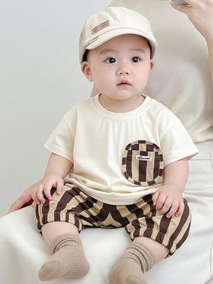Baby-Sommeroutfit im koreanischen Stil: Cremefarbenes T-Shirt & Shorts Set (2026)