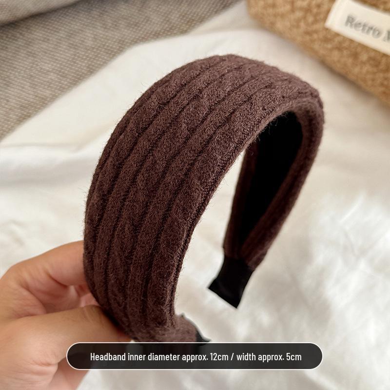 Korean Style Cable Knit Headband for Women – Elegant Autumn/Winter Hair Accessory