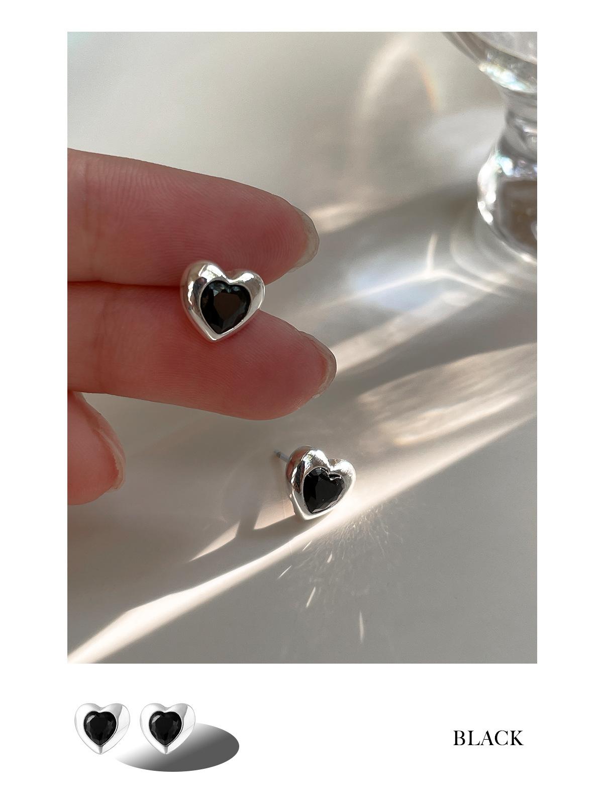 

ins любовь циркон серьги-гвоздики женские простые нишевые украшения для ушей 925 серебряная игла высококлассный темпераментные модные новые серьги 925 silver needles