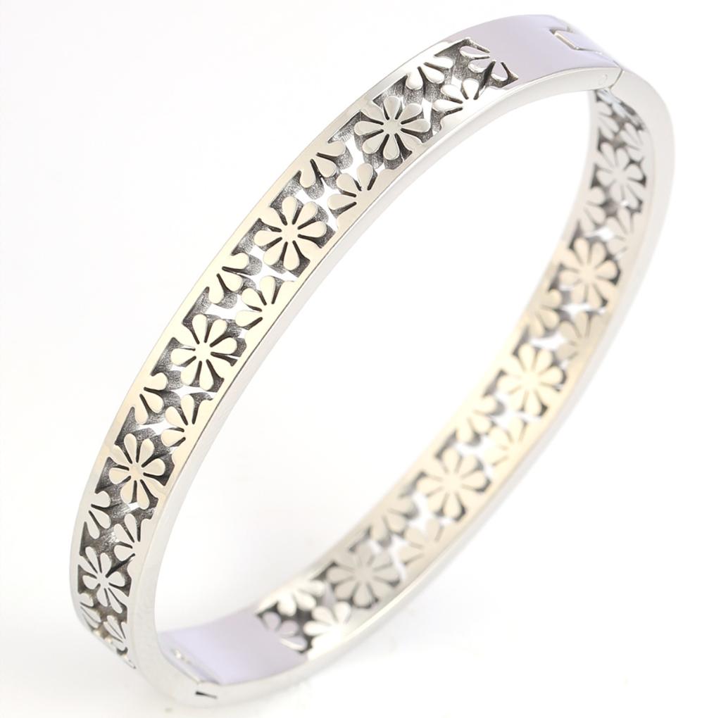 Female Daisy Titanium Steel  Simple Design Hollow Petal Temperament Versatile  Jewelry 