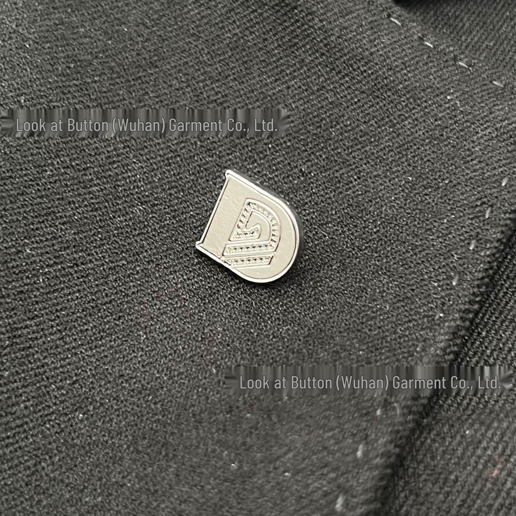 Elegant Multi-Color 'D' Brooch: Unisex Lapel Pin for Suits, Versatile and Stylish