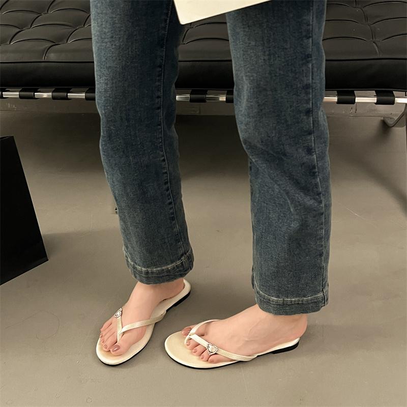 Fashion Women Flats Slippers Fashion Crystal Clip Toe Shoes Summer Casual Woman Sandals 2025 Designer Beach Flip Flops Dress Lady Shoes