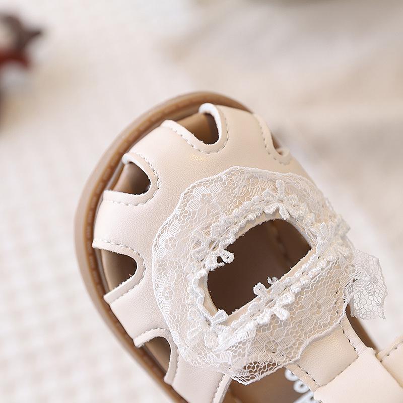 2026 Girls' Heart Hollow Turban Sandals - Korean Style, Breathable, Soft Sole Beach Shoes