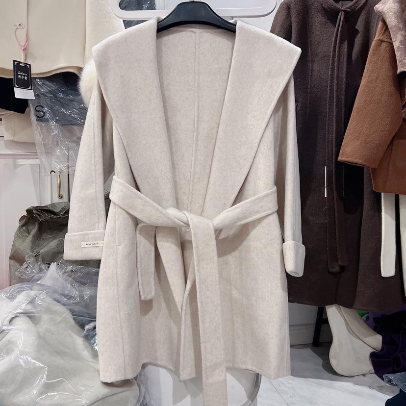2024 Autumn/Winter Petite Age-Defying Double-Faced Cashmere Short Cape Coat for Women
