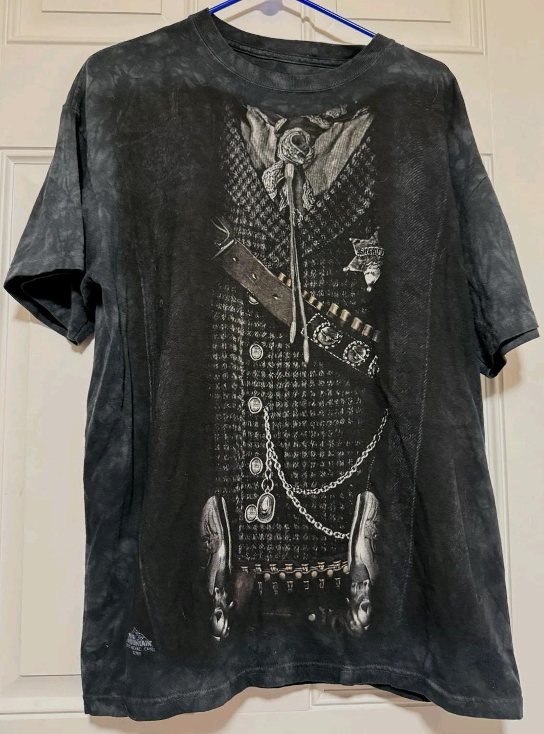 THE MOUNTAIN Sheriff Shirt Mens Size Large Gunslinger Cowboy Western Graphic Unisex T-Shirt XXXXL