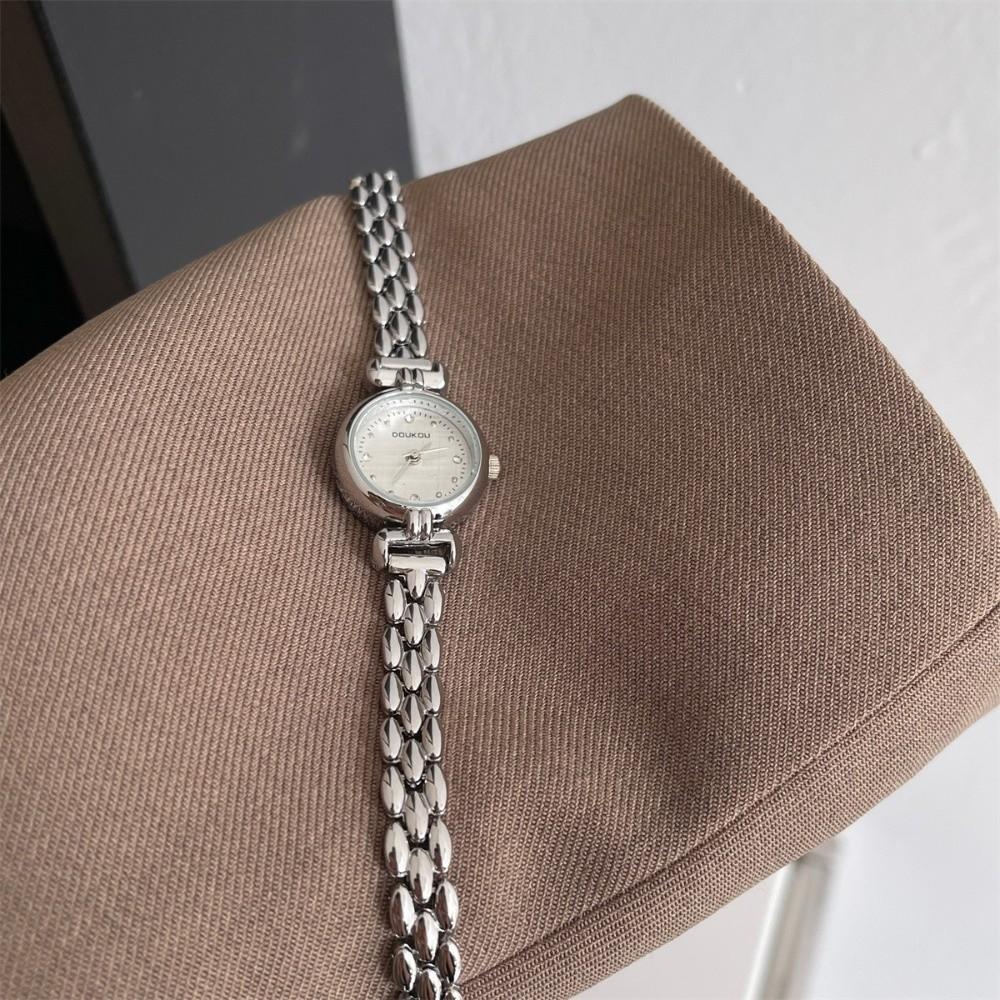 Luxury Bracelet Watches Round Shape Wristwatches Simple Elegant Bangle Bracelet  Fashion Accessory