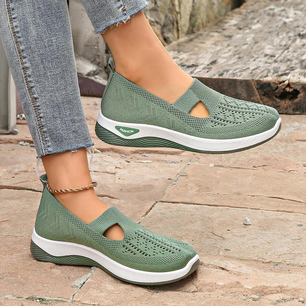 Women's 2025 Autumn Breathable Old Beijing Cloth Shoes for Middle-aged and Elderly - Large Size