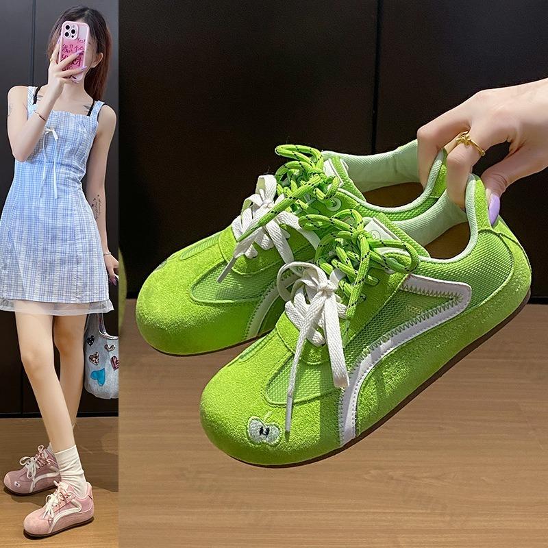 Women Casual Sports Shoes 2026 New Woman Sneakers Lace-up Retro Anti Slip Comfortable Outdoor Casual Shoes Female Flat Shoes